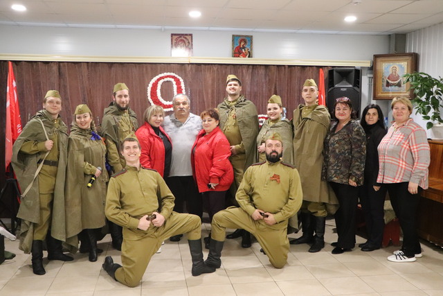 Творческая группа РДК Факел поздравила жителей Аксайского района с Днем Великой Победы